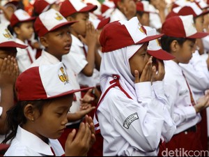 Antar Anak Hari Pertama Sekolah, PNS Yogya Diberi Toleransi Terlambat