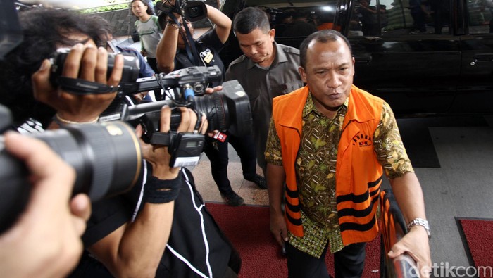 Sidang Dakwaan Ditunda, Bupati Morotai Kembali Ditegur Majelis Hakim