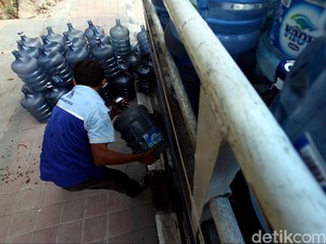 Kondisi Terkini Pabrik AQUA di Sukabumi yang Kena Banjir