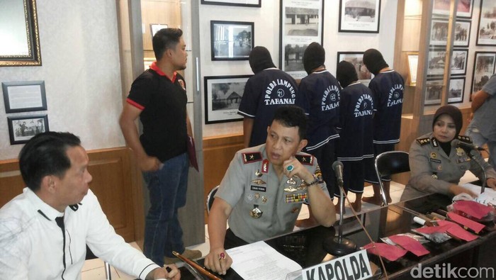 Polda Lampung Ciduk Komplotan Begal Sadis, 1 Tewas Ditembak