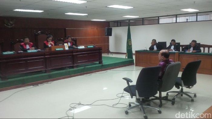 Sutan Bhatoegana Dituntut 11 Tahun Penjara