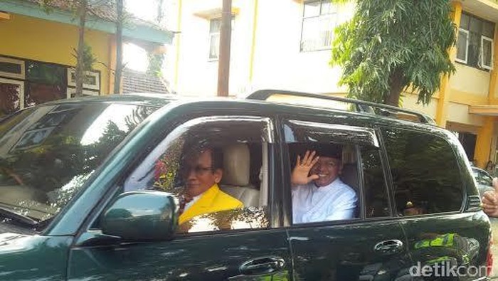 Diusung Tujuh Parpol, Cabup Malang Rendra Daftar ke KPU
