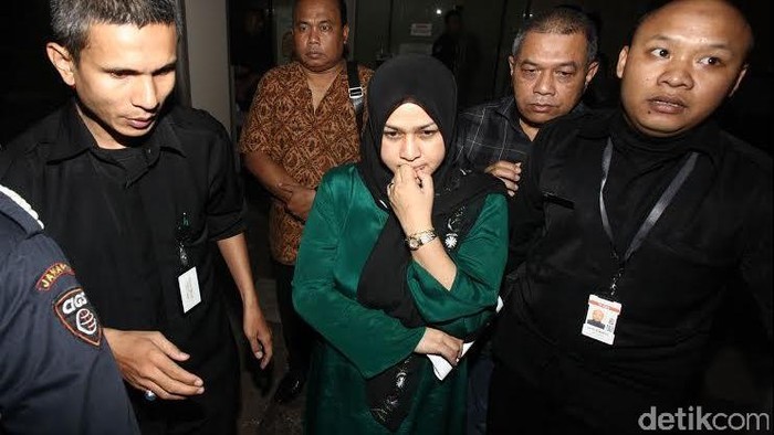 Evy Istri Muda Gubernur Gatot Aktif Hubungi Gerry Saat Sidang PTUN Berjalan