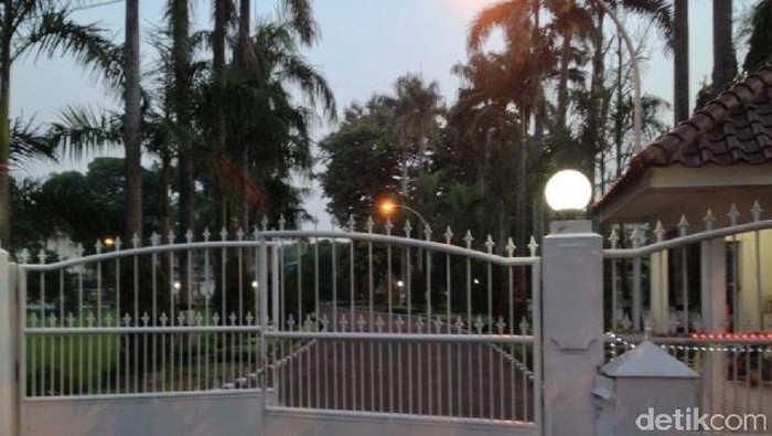 Rumah Dinas Sepi Pasca Penetapan Gubernur Gatot Jadi Tersangka