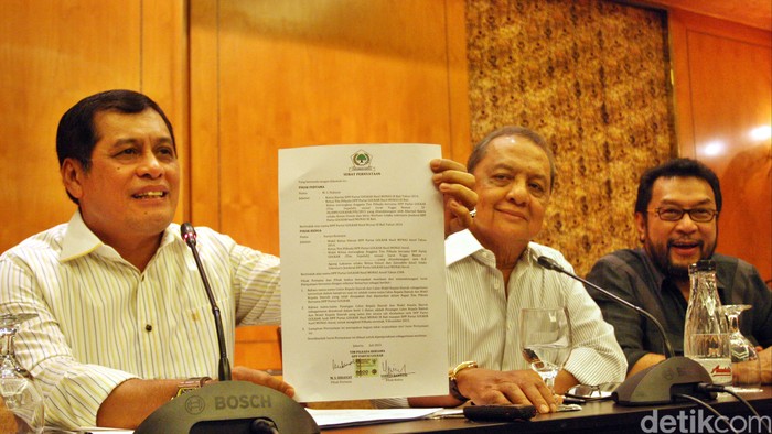 Sambangi KPU, Kubu Ical Serahkan Surat Kesepakatan Calon di Pilkada