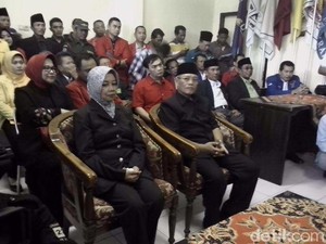 Hanya Dua Paslon yang Mendaftar di KPUD Kediri, Termasuk Petahana