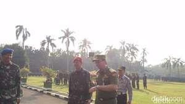 Mengintip Kemesraan Ahok dengan TNI/Polri