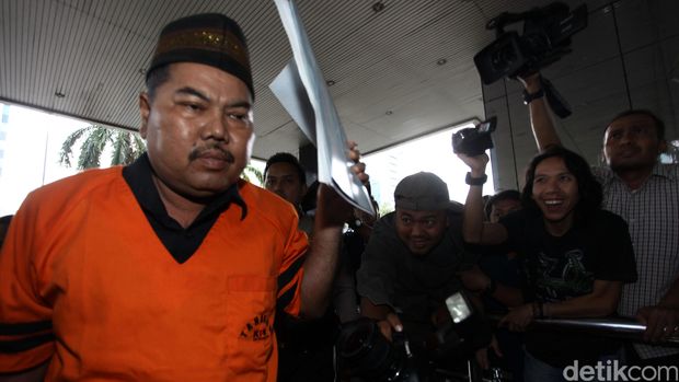 OTT Panitera: Dari PNS Tajir 19 Mobil hingga Suap 'Sapi-Kambing'