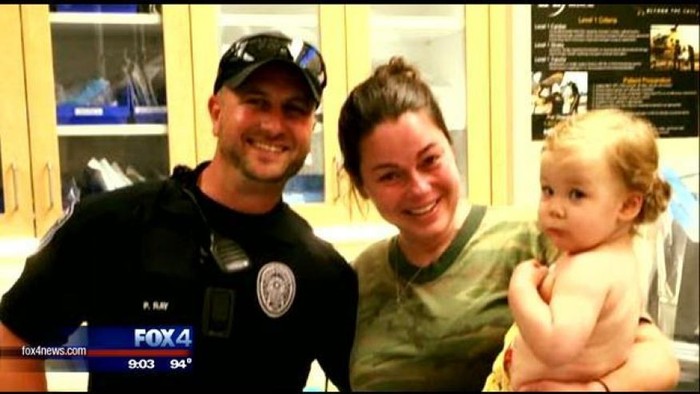 Hebat! Polisi Ini Berhasil Selamatkan Bocah 2 Tahun yang Telan Uang Logam