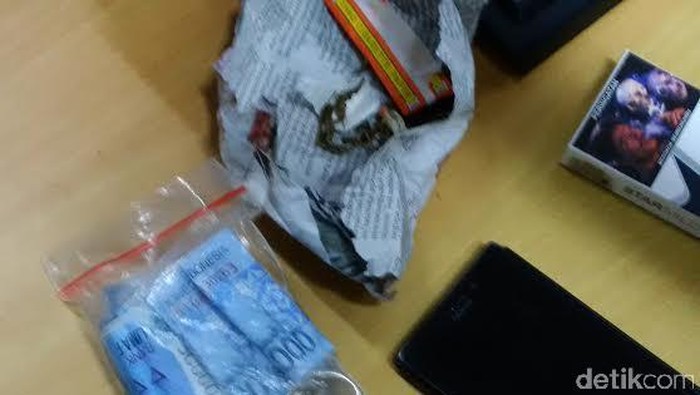 Polisi Temukan Ganja Saat Penggeledahan di Dirjen Daglu Kemendag