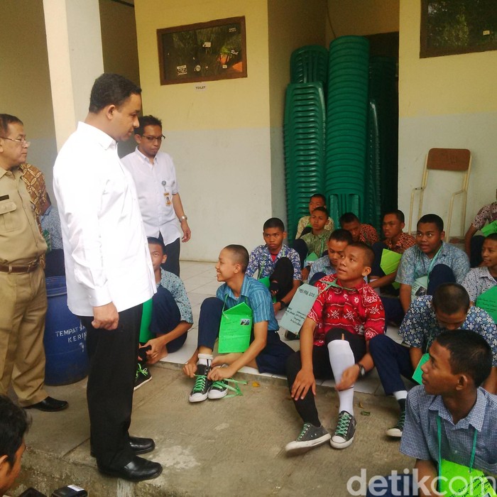 Mendikbud Anies Tegaskan Sanksi pada Sekolah yang Masih Gelar Perploncoan