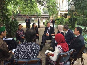 Maarif Institute Mempertanyakan PM David Cameron