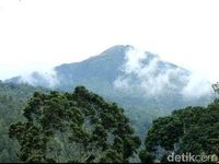 5 Gunung Jawa Tengah Yang Berselimut Mistis