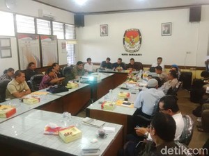 4 Fenomena Nyeleneh Jelang Pilkada Serentak Tahun ini