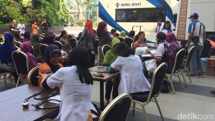 Mobil Sehat CT Foundation Gelar Pengobatan Gratis di Bandung