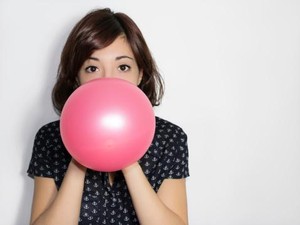 Tiup Balon Pakai Hidung Disebut Dokter Bisa Bantu Atasi Telinga Tersumbat