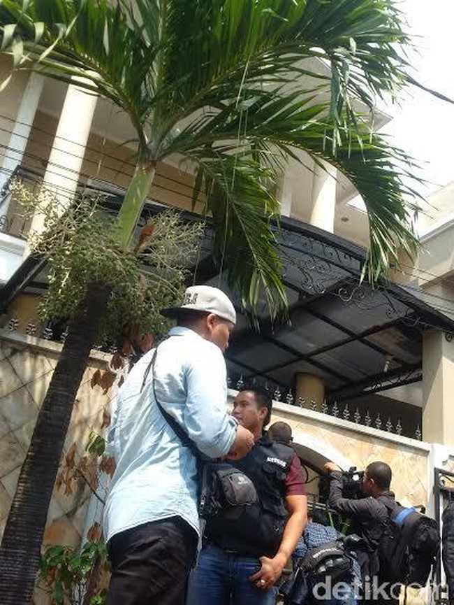 Cerita tentang Harta Mencolok hingga Koleksi Ayam Dirjen Partogi
