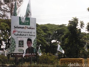 Wow! Bendera Partai dan Tokoh Politik Ikut Mejeng di Arena Muktamar NU