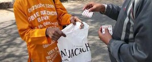 Robin Hood India, Pria Ini Bagikan Obat Gratis ke Warga Miskin