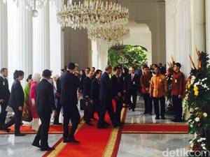 Jokowi dan Iriana Sambut Kedatangan Presiden Erdogan di Istana Merdeka