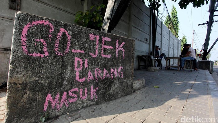 Pengemudi Gojek Terlibat Gesekan dengan Opang di Bintaro