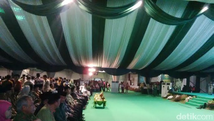 Menteri dan Tokoh Nasional Berdatangan ke Arena Muktamar ke 33 NU