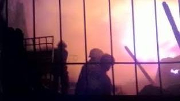 Sejumlah Kios di Lahan PT KAI di Solo Terbakar