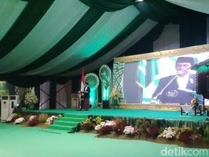 Pasca Pembukaan Muktamar, Gus Solah Ziarah ke Makam Gus Dur dan Pendiri NU