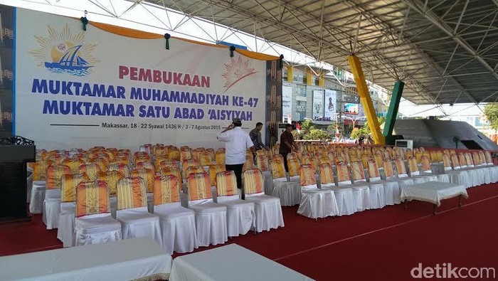 H-1 Muktamar, Begini Persiapan di Lapangan Karebosi Makassar