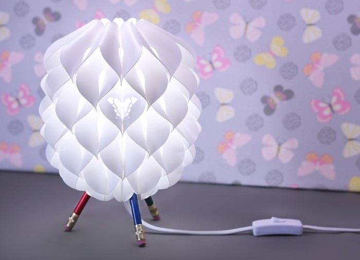 Lampu hias yang sengaja dibuat oleh Sander Bakker. Pria ini membuat lampur tersebut untuk sang buah hati yang didiagnosis sakit.