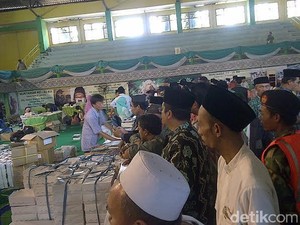 Pendaftaran Belum Selesai, Ratusan Muktamirin Tertahan di GOR Merdeka