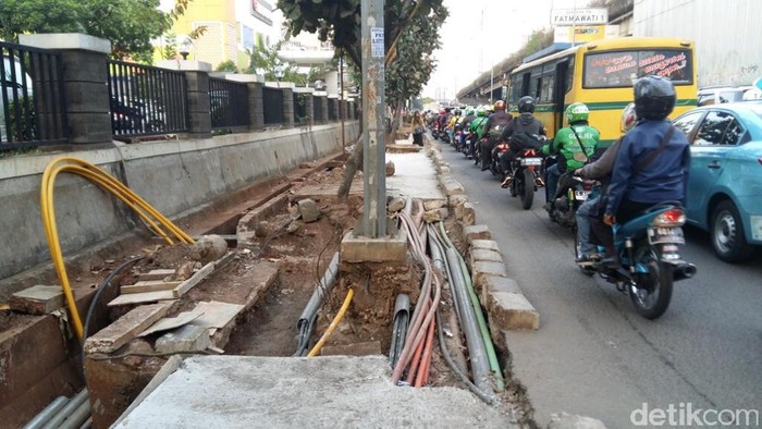 Galian Kabel Penyumbang Kemacetan dan Kesemrawutan, Solusinya?