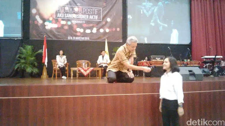 Cerita Menggelikan Ganjar ke Mahasiswa soal Kuliah dan setelah Jadi Gubernur Cerita Menggelikan Ganjar ke Mahasiswa soal Kuliah dan setelah Jadi Gubernur