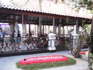 Makam Gus Dur Jadi Rujukan Peserta Muktamar Mengisi Waktu Senggang
