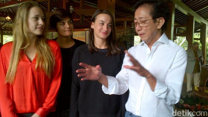 3 Mahasiswi Cantik asal Prancis ini Antusias Pelajari Jamu di Semarang