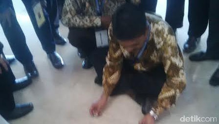 Ngadu Batu Akik Sambil Menunggu Pemilihan PP Muhammadiyah