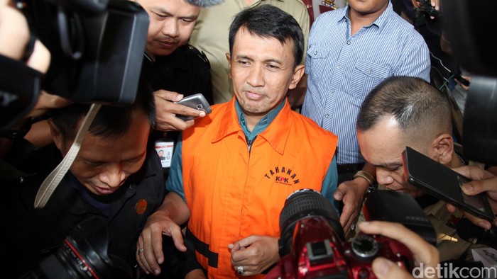 KPK Tetapkan Gatot Pujo dan Ketua DPRD Sumut Jadi Tersangka Suap Interpelasi