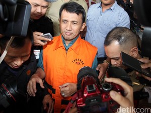 KPK Tetapkan Gatot Pujo dan Ketua DPRD Sumut Jadi Tersangka Suap Interpelasi