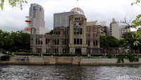 Di Museum ini Anda bisa melihat bagaimana proses pemilihan Hiroshima sebagai target ledakan bom atom oleh AS, situasi di Hiroshima sebelum dan sesudah ledakan maha dahsyat, kondisi gedung-gedung saat terkena bom, dan penderitaan para korban (Foto: Dadan Kuswaraharja/detikcom)