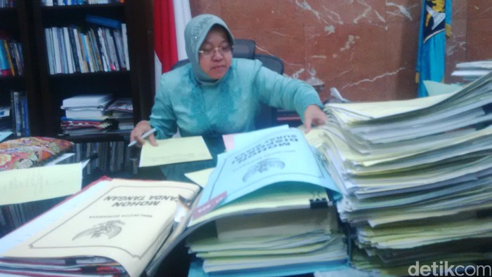 Kenapa Takut Melawan Risma?