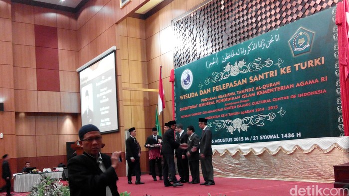 Menag Lepas 100 Santri Penghafal Alquran ke Turki