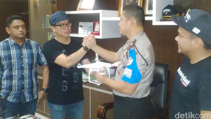 Kembalikan Drone, Polisi Pastikan Onix Hanya Ambil Gambar Keramaian HI