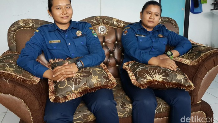 Ini Dia Srikandi Pemadam Kebakaran Hutan di Riau