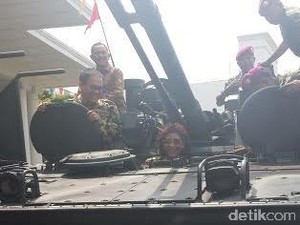Menteri Susi Ingin Ledakkan 70 Kapal Ilegal, TNI AL Sumbang 13 Kapal