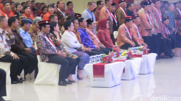 Presiden Jokowi dan Megawati Hadiri Kongres Alumni GMNI