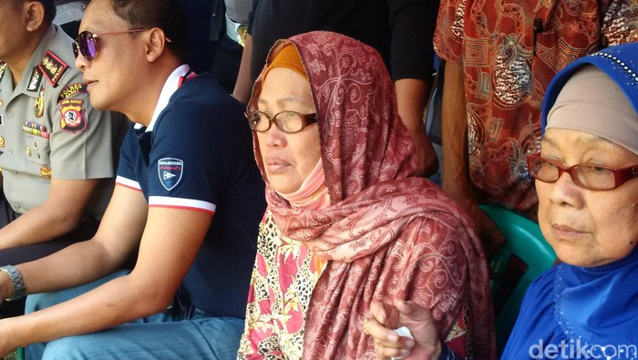Jenazah Rian Diangkat, Ibunda Bergetar dan Tak Kuasa Menahan Tangis