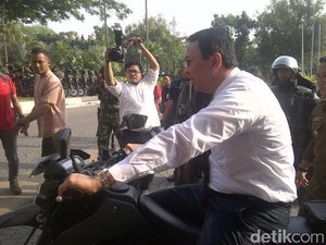 Go-Jek dan GrabBike Diserbu Pelamar, Ahok: Nanti Transportasi Massal Gratis