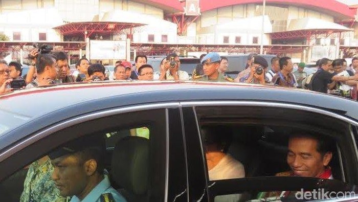 Ketika Si Doel Naik Mobil RI-1