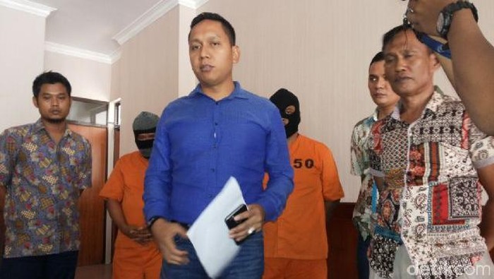 Polisi Bekuk 2 Calo TKI dan Sita 27 Paspor di Batam