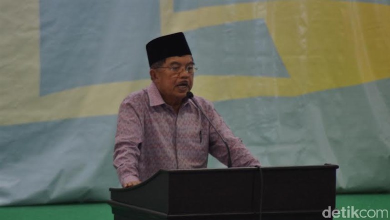 Canda JK di Muktamar: Pak Din Lebih Pantas Jadi Menlu Canda JK di Muktamar: Pak Din Lebih Pantas Jadi Menlu
